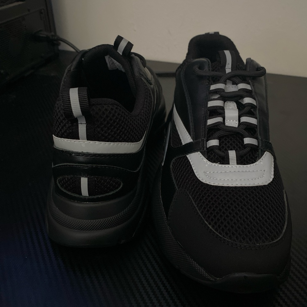 Black and Gray Men's Athletic Shoes - Picture 2 of 4